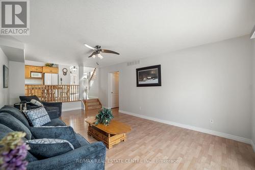 96 Bluerock Crescent, Cambridge, ON - Indoor Photo Showing Living Room