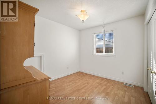 96 Bluerock Crescent, Cambridge, ON - Indoor Photo Showing Other Room