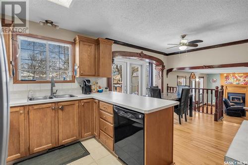 2115 Herman Avenue, Saskatoon, SK - Indoor Photo Showing Kitchen With Double Sink