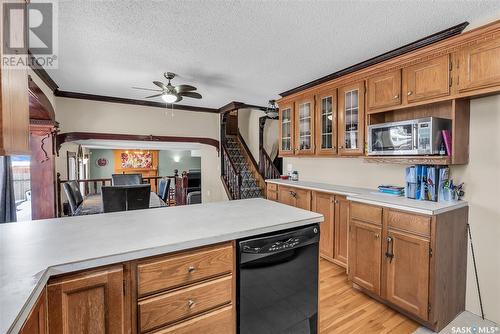 2115 Herman Avenue, Saskatoon, SK - Indoor Photo Showing Kitchen