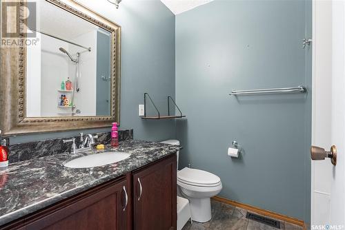 2115 Herman Avenue, Saskatoon, SK - Indoor Photo Showing Bathroom