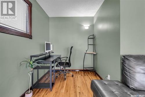 2115 Herman Avenue, Saskatoon, SK - Indoor