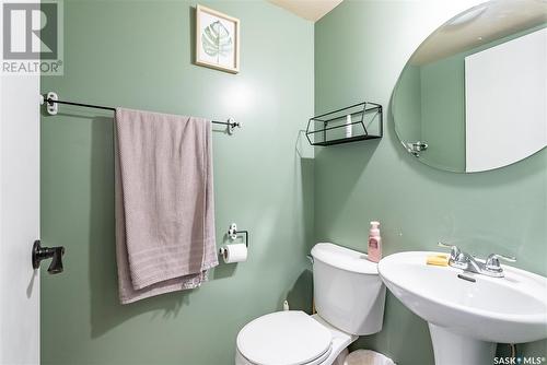 2115 Herman Avenue, Saskatoon, SK - Indoor Photo Showing Bathroom