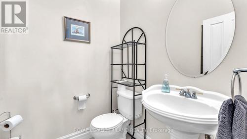 275 Elderberry Avenue, London, ON - Indoor Photo Showing Bathroom