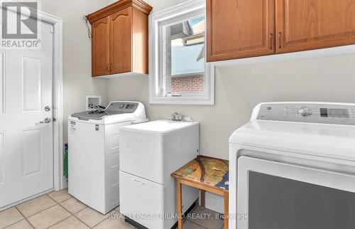 275 Elderberry Avenue, London, ON - Indoor Photo Showing Laundry Room