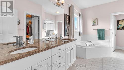 275 Elderberry Avenue, London, ON - Indoor Photo Showing Bathroom