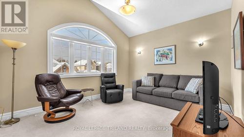 275 Elderberry Avenue, London, ON - Indoor Photo Showing Living Room