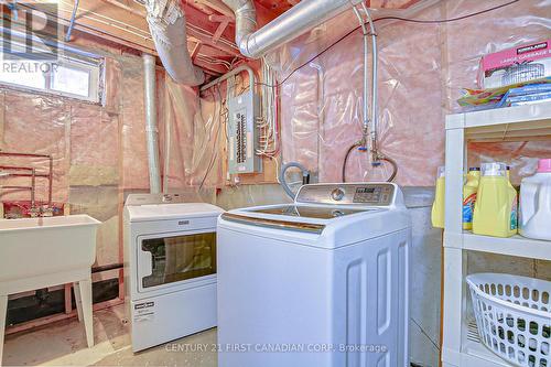 34 Kristina Crescent, London, ON - Indoor Photo Showing Laundry Room