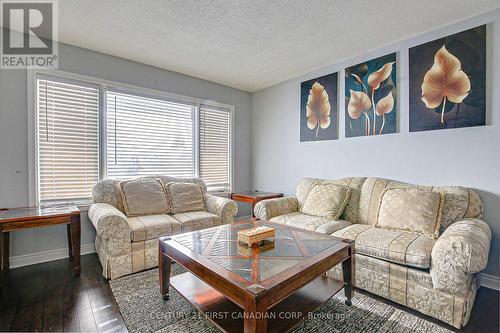 34 Kristina Crescent, London, ON - Indoor Photo Showing Living Room