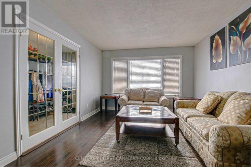 34 Kristina Crescent, London, ON - Indoor Photo Showing Living Room