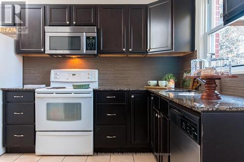 299 Merle Avenue, Burlington, ON - Indoor Photo Showing Kitchen