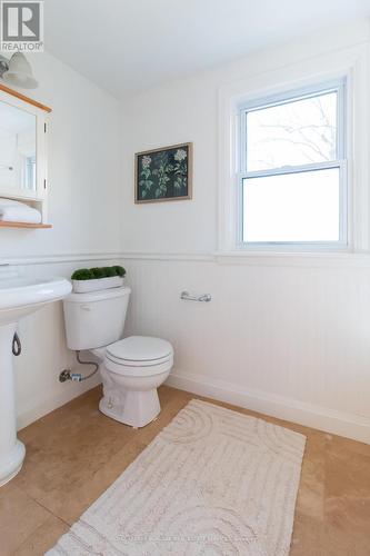 299 Merle Avenue, Burlington, ON - Indoor Photo Showing Bathroom