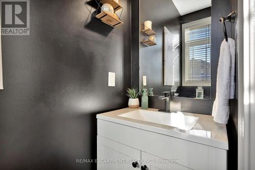 158 Greti Drive, Hamilton, ON - Indoor Photo Showing Bathroom