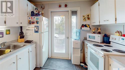 480 Smith Street, Regina, SK - Indoor Photo Showing Kitchen