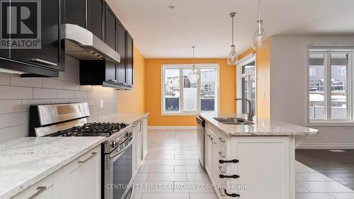 2005 Wateroak Drive, London, ON - Indoor Photo Showing Kitchen With Double Sink With Upgraded Kitchen