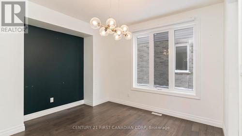 2005 Wateroak Drive, London, ON - Indoor Photo Showing Other Room