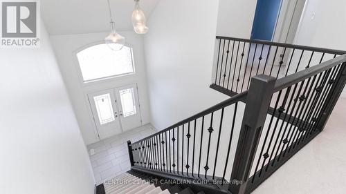 2005 Wateroak Drive, London, ON - Indoor Photo Showing Other Room