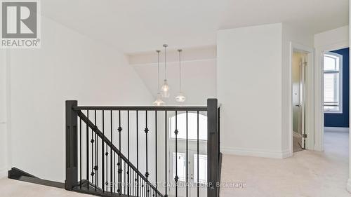 2005 Wateroak Drive, London, ON - Indoor Photo Showing Other Room