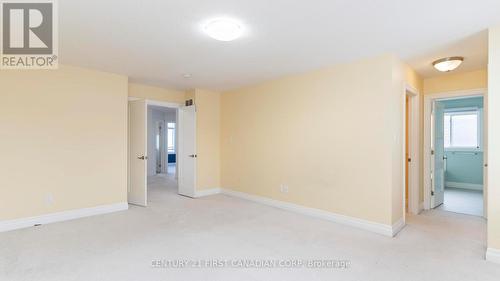 2005 Wateroak Drive, London, ON - Indoor Photo Showing Other Room