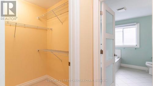 2005 Wateroak Drive, London, ON - Indoor Photo Showing Bathroom