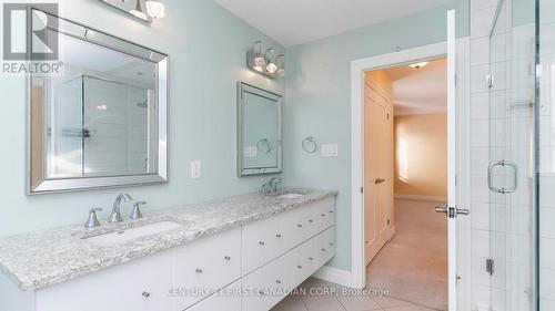 2005 Wateroak Drive, London, ON - Indoor Photo Showing Bathroom