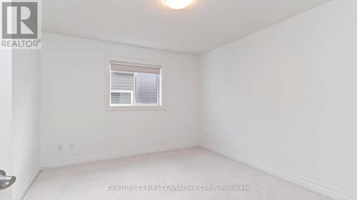 2005 Wateroak Drive, London, ON - Indoor Photo Showing Other Room