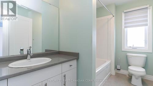 2005 Wateroak Drive, London, ON - Indoor Photo Showing Bathroom