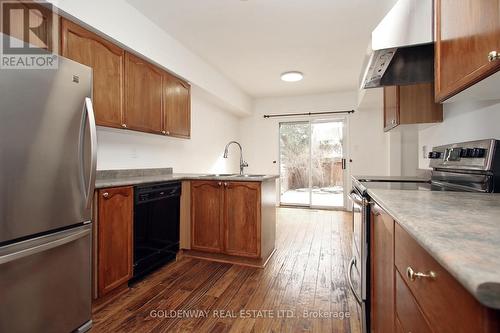 1262 Killaby Drive, Mississauga, ON - Indoor Photo Showing Kitchen