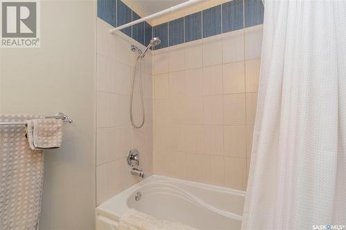 3425 Harrington Street, Saskatoon, SK - Indoor Photo Showing Bathroom