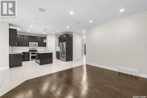 526 Baltzan Bay, Saskatoon, SK - Indoor Photo Showing Kitchen