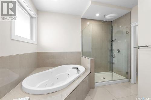 526 Baltzan Bay, Saskatoon, SK - Indoor Photo Showing Bathroom