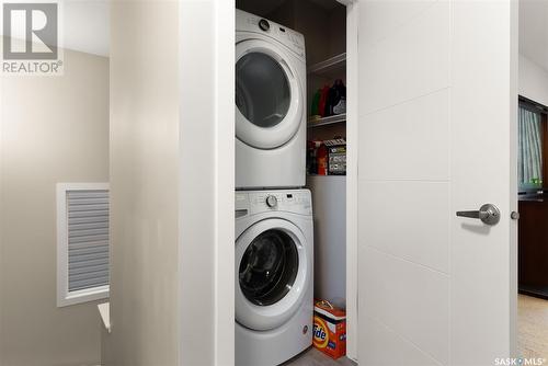 3539 Green Turtle Road, Regina, SK - Indoor Photo Showing Laundry Room