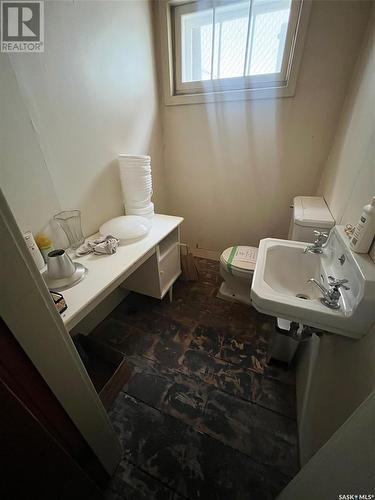 5100 Dewdney Avenue, Regina, SK - Indoor Photo Showing Bathroom