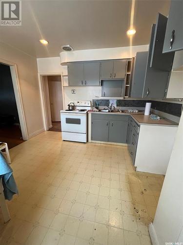 5100 Dewdney Avenue, Regina, SK - Indoor Photo Showing Kitchen With Double Sink