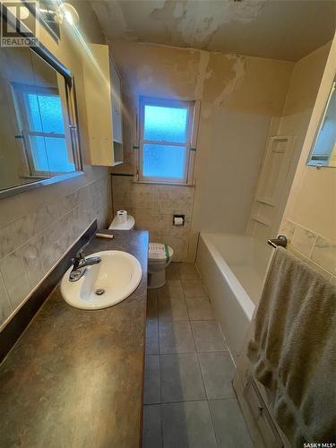 5100 Dewdney Avenue, Regina, SK - Indoor Photo Showing Bathroom