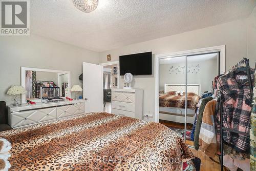 2024 Othello Avenue, Ottawa, ON - Indoor Photo Showing Bedroom