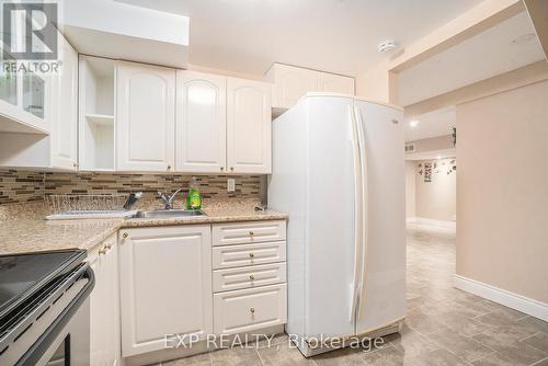 2024 Othello Avenue, Ottawa, ON - Indoor Photo Showing Kitchen