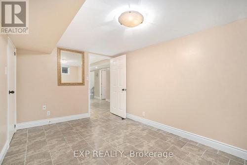 2024 Othello Avenue, Ottawa, ON - Indoor Photo Showing Other Room