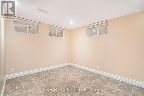 2024 Othello Avenue, Ottawa, ON - Indoor Photo Showing Other Room