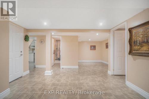 2024 Othello Avenue, Ottawa, ON - Indoor Photo Showing Other Room