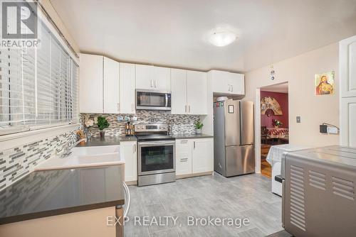 2024 Othello Avenue, Ottawa, ON - Indoor Photo Showing Kitchen