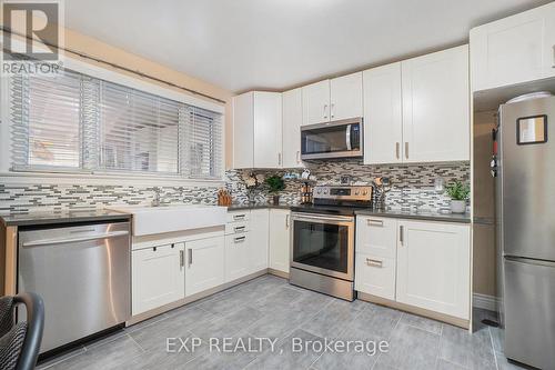 2024 Othello Avenue, Ottawa, ON - Indoor Photo Showing Kitchen With Upgraded Kitchen