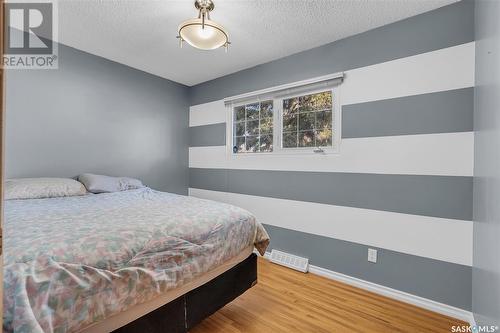 18 Hoeschen Crescent, Saskatoon, SK - Indoor Photo Showing Bedroom