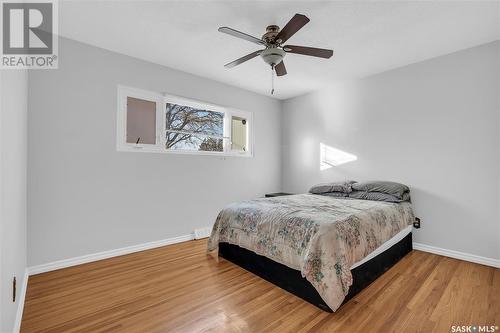 18 Hoeschen Crescent, Saskatoon, SK - Indoor Photo Showing Bedroom