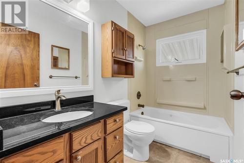 18 Hoeschen Crescent, Saskatoon, SK - Indoor Photo Showing Bathroom