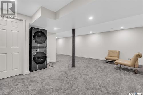 18 Hoeschen Crescent, Saskatoon, SK - Indoor Photo Showing Laundry Room