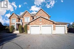 2489 OLINDA COURT  Mississauga, ON L5C 4P5