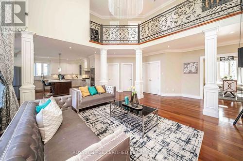 2489 Olinda Court, Mississauga, ON - Indoor Photo Showing Living Room