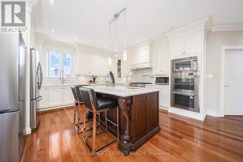 2489 Olinda Court, Mississauga, ON - Indoor Photo Showing Kitchen With Upgraded Kitchen