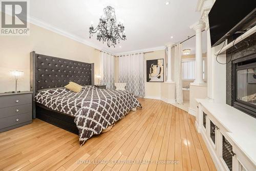 2489 Olinda Court, Mississauga, ON - Indoor Photo Showing Bedroom